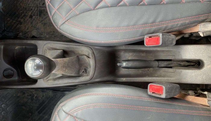 2014 Hyundai Eon ERA +, CNG, Manual, 74,622 km, Gear Lever