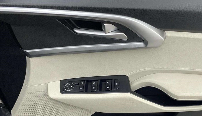 2022 KIA CARENS PRESTIGE 1.4 PETROL 7 STR, Petrol, Manual, 29,882 km, Driver Side Door Panels Control