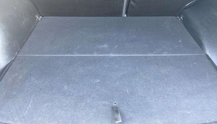 2016 Hyundai Creta SX PLUS AT 1.6 PETROL, Petrol, Automatic, 1,05,222 km, Boot Inside
