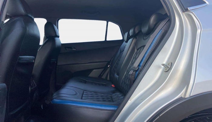 2016 Hyundai Creta SX PLUS AT 1.6 PETROL, Petrol, Automatic, 1,05,222 km, Right Side Rear Door Cabin