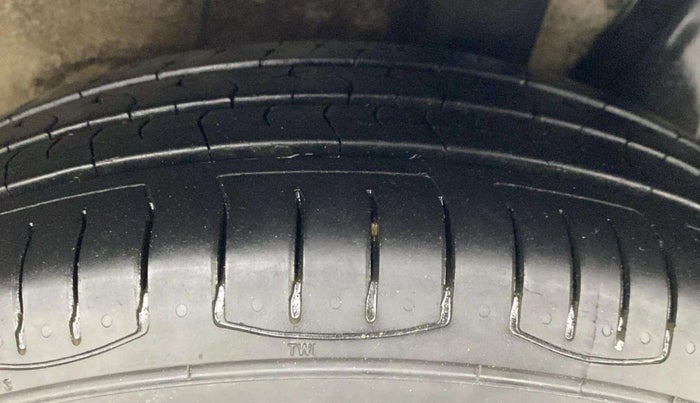 2014 Hyundai Xcent S (O) 1.2, Petrol, Manual, 79,915 km, Left Rear Tyre Tread
