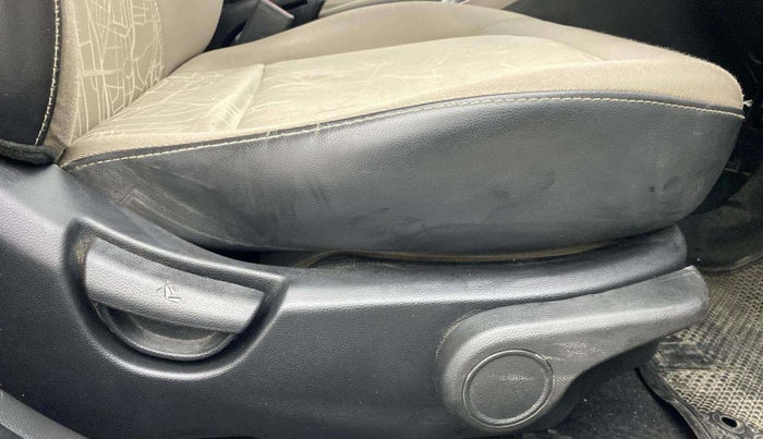 2014 Hyundai Xcent S (O) 1.2, Petrol, Manual, 79,915 km, Driver Side Adjustment Panel