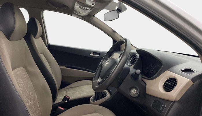 2014 Hyundai Xcent S (O) 1.2, Petrol, Manual, 79,915 km, Right Side Front Door Cabin