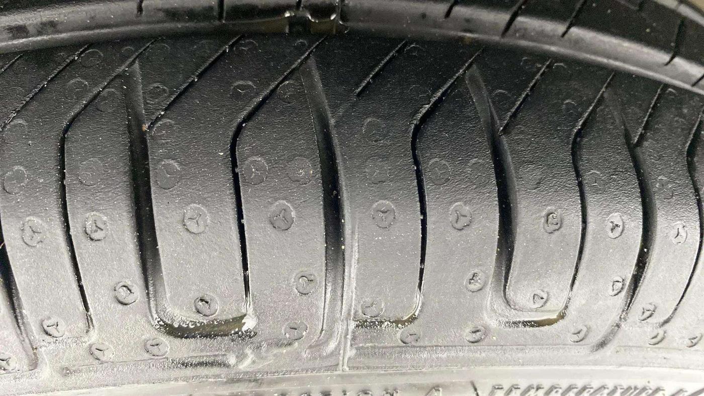 2015 Renault Kwid RXL, Petrol, Manual, 42,211 km, Left Front Tyre Tread