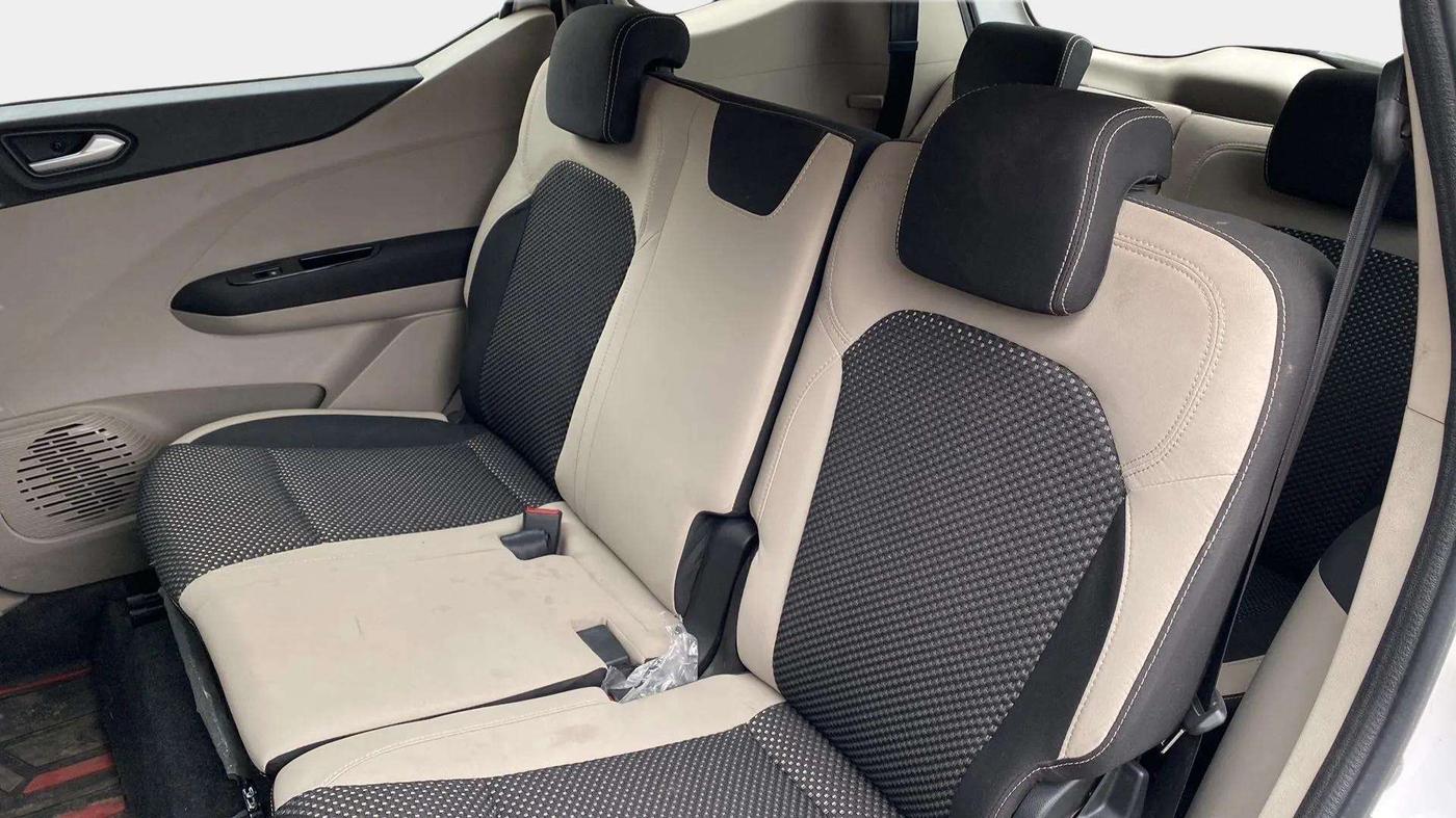 2020 Renault TRIBER RXZ, Petrol, Manual, 33,233 km, Right Side Rear Door Cabin