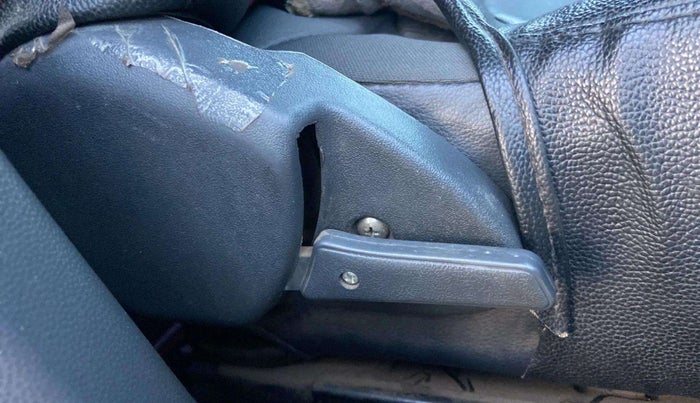 2018 Maruti Alto 800 VXI, Petrol, Manual, 1,16,453 km, Driver Side Adjustment Panel