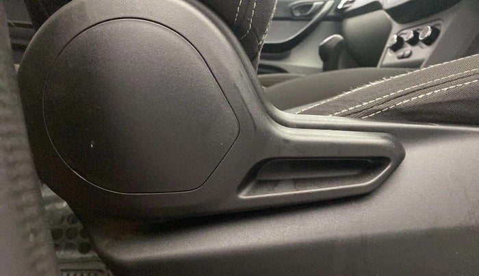 2020 Tata Tiago XT PETROL, Petrol, Manual, 51,676 km, Driver Side Adjustment Panel