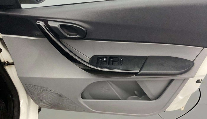 2020 Tata Tiago XT PETROL, Petrol, Manual, 51,676 km, Driver Side Door Panels Control