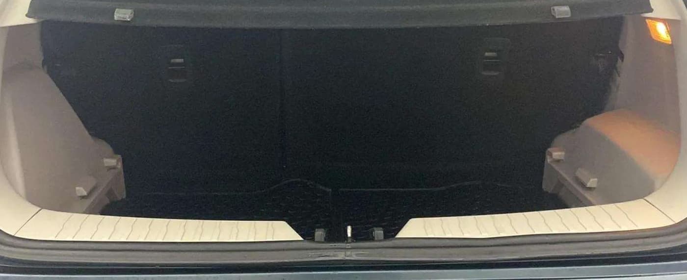 2019 Mahindra XUV300 W8 1.2 PETROL, Petrol, Manual, 1,08,001 km, Boot Inside