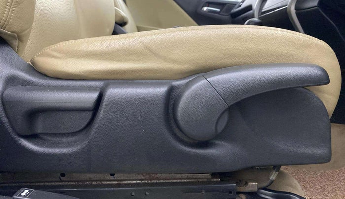 2016 Honda City 1.5L I-VTEC VX CVT, CNG, Automatic, 46,487 km, Driver Side Adjustment Panel