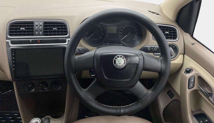 2012 Skoda Rapid AMBITION 1.6 MPI MT, Petrol, Manual, 75,926 km, Steering Wheel Close Up