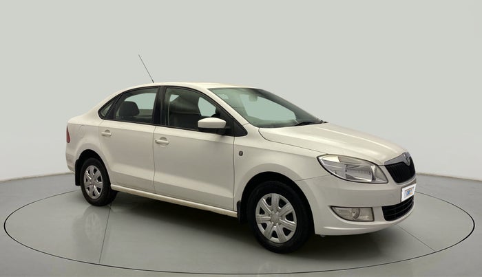 2012 Skoda Rapid AMBITION 1.6 MPI MT, Petrol, Manual, 75,926 km, Right Front Diagonal