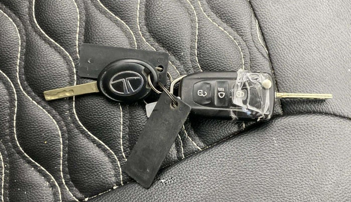 2023 Tata Tiago XT PETROL, Petrol, Manual, 29,215 km, Key Close Up