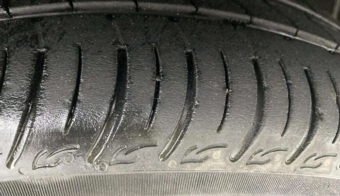 2023 Tata Tiago XT PETROL, Petrol, Manual, 29,215 km, Right Front Tyre Tread