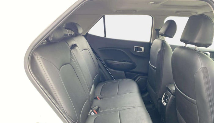 2021 Hyundai VENUE SX (O) 1.5 CRDI, Diesel, Manual, 81,364 km, Right Side Rear Door Cabin
