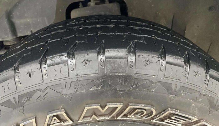 2022 Mahindra Thar LX PETROL HT 4WD AT, Petrol, Automatic, 37,637 km, Left Front Tyre Tread