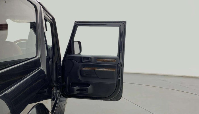 2022 Mahindra Thar LX PETROL HT 4WD AT, Petrol, Automatic, 37,637 km, RHS Front Door