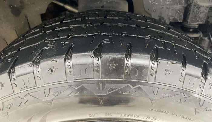 2022 Mahindra Thar LX PETROL HT 4WD AT, Petrol, Automatic, 37,637 km, Right Front Tyre Tread