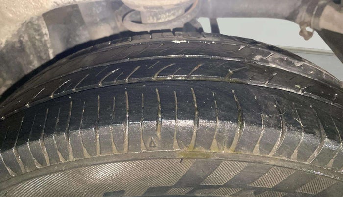 2015 Maruti Alto 800 LXI, Petrol, Manual, 60,196 km, Left Rear Tyre Tread