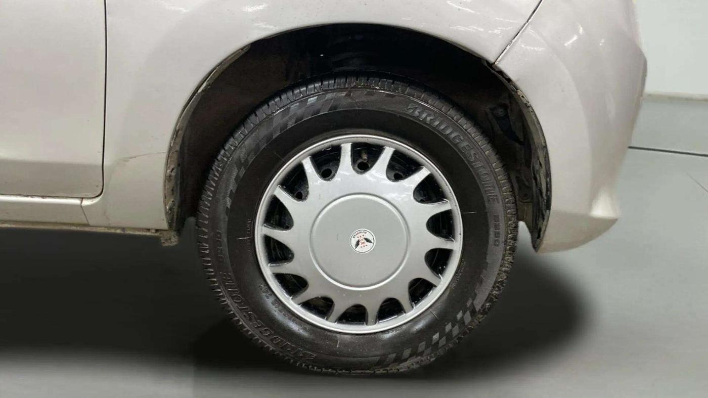 2015 Maruti Alto 800 LXI, Petrol, Manual, 60,266 km, Right Front Wheel