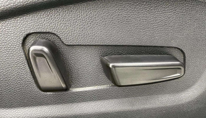 2018 Hyundai Creta SX (O) 1.6 DIESEL, Diesel, Manual, 73,247 km, Driver Side Adjustment Panel