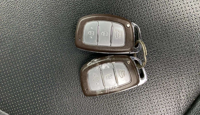 2018 Hyundai Creta SX (O) 1.6 DIESEL, Diesel, Manual, 73,247 km, Key Close Up