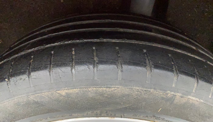 2016 Maruti Baleno ZETA 1.2 K12, Petrol, Manual, 72,201 km, Left Rear Tyre Tread