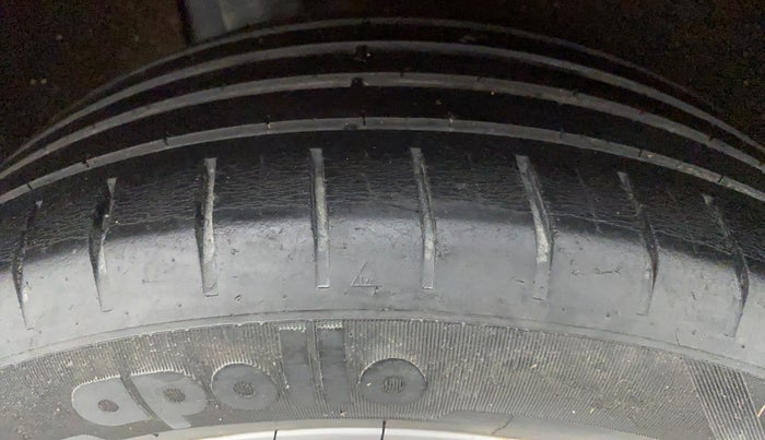 2016 Maruti Baleno ZETA 1.2 K12, Petrol, Manual, 72,201 km, Right Rear Tyre Tread