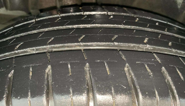 2022 Maruti Ertiga ZXI SHVS, Petrol, Manual, 31,931 km, Right Rear Tyre Tread