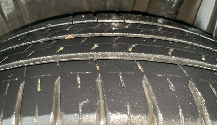2022 Maruti Ertiga ZXI SHVS, Petrol, Manual, 31,931 km, Left Rear Tyre Tread