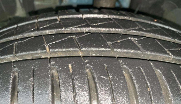 2022 Renault Kwid CLIMBER MT 1.0, Petrol, Manual, 25,466 km, Left Front Tyre Tread