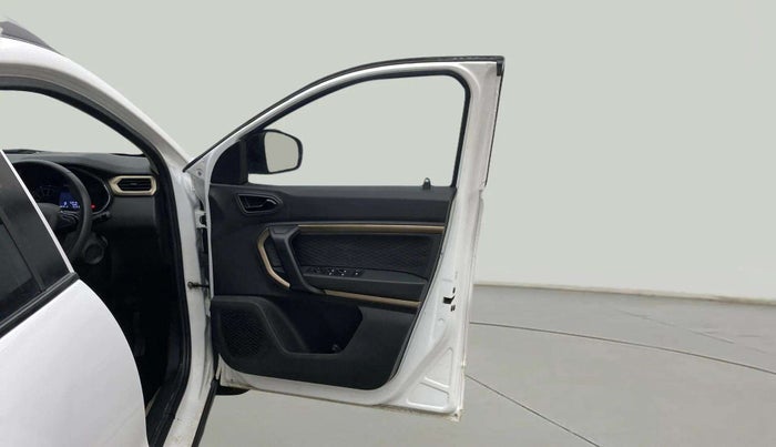 2022 Renault Kiger RXT (O) MT, Petrol, Manual, 53,432 km, RHS Front Door