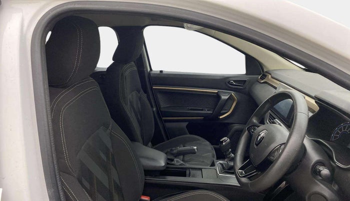 2022 Renault Kiger RXT (O) MT, Petrol, Manual, 53,432 km, Right Side Front Door Cabin
