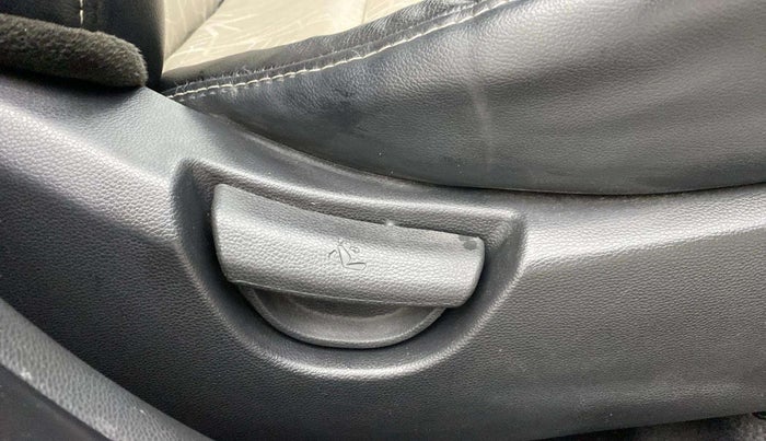 2018 Hyundai Grand i10 SPORTZ AT 1.2 KAPPA VTVT, Petrol, Automatic, 56,097 km, Driver Side Adjustment Panel