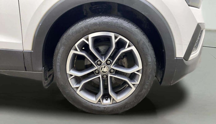 2021 Skoda KUSHAQ STYLE 1.0L TSI MT, Petrol, Manual, 51,614 km, Right Front Wheel