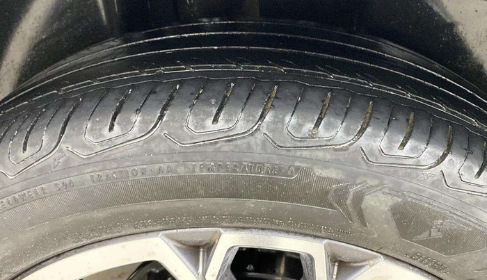 2021 Skoda KUSHAQ STYLE 1.0L TSI MT, Petrol, Manual, 51,614 km, Right Rear Tyre Tread