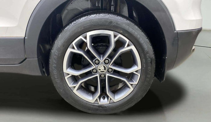2021 Skoda KUSHAQ STYLE 1.0L TSI MT, Petrol, Manual, 51,614 km, Left Rear Wheel