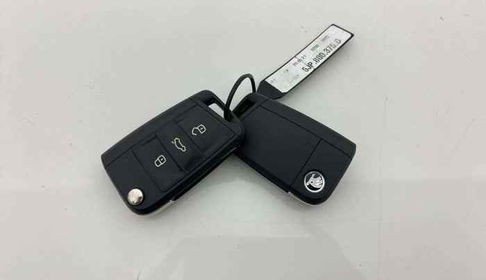 2021 Skoda KUSHAQ STYLE 1.0L TSI MT, Petrol, Manual, 51,614 km, Key Close Up
