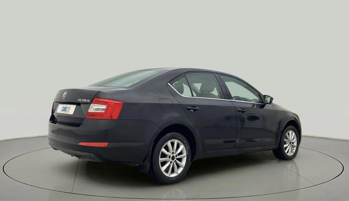 2015 Skoda Octavia AMBITION 2.0 TDI AT, Diesel, Automatic, 90,413 km, Right Back Diagonal