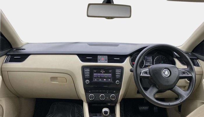 2015 Skoda Octavia AMBITION 2.0 TDI AT, Diesel, Automatic, 90,413 km, Dashboard