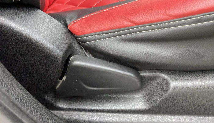 2017 Renault Kwid RXL 1.0 AMT, Petrol, Automatic, 20,334 km, Driver Side Adjustment Panel