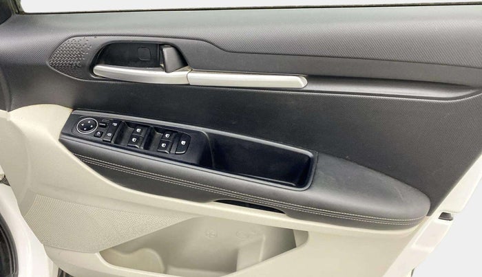 2020 KIA SONET HTX 1.0 IMT, Petrol, Manual, 29,941 km, Driver Side Door Panels Control