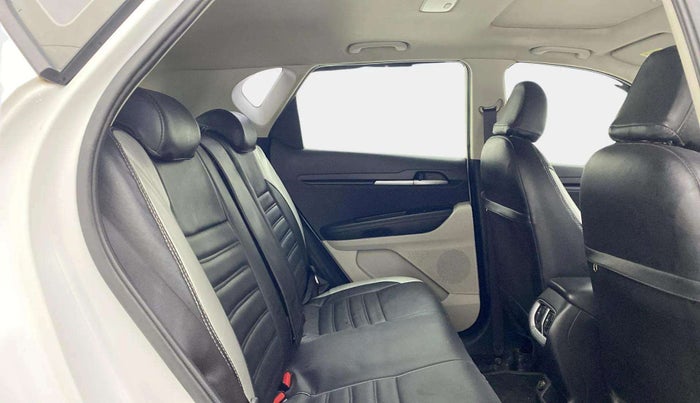 2020 KIA SONET HTX 1.0 IMT, Petrol, Manual, 29,941 km, Right Side Rear Door Cabin