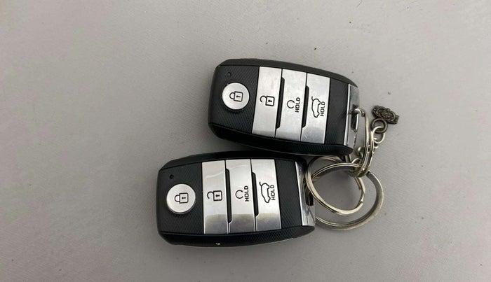 2020 KIA SONET HTX 1.0 IMT, Petrol, Manual, 29,941 km, Key Close Up