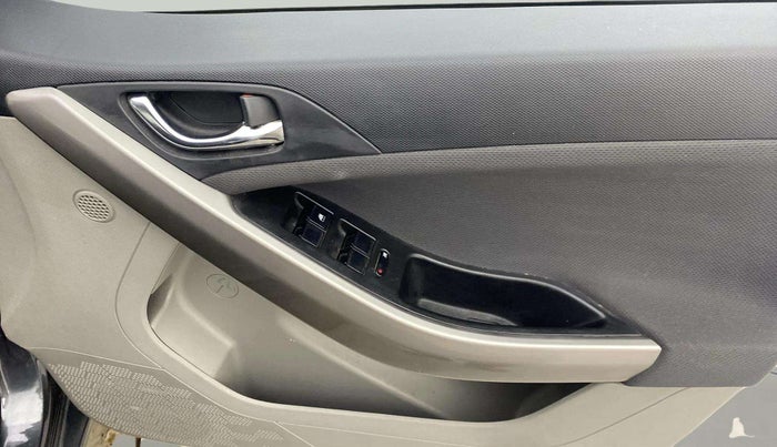 2018 Tata NEXON XZ PLUS PETROL, Petrol, Manual, 17,132 km, Driver Side Door Panels Control
