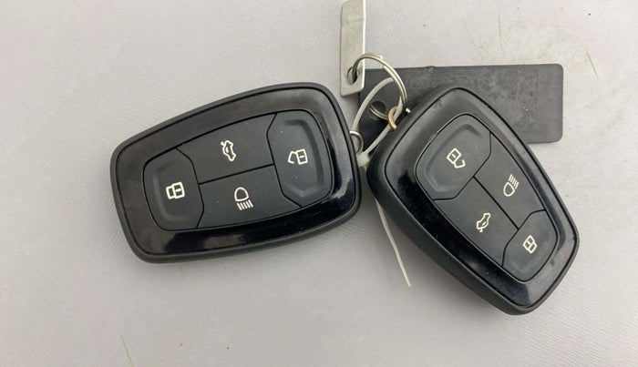 2018 Tata NEXON XZ PLUS PETROL, Petrol, Manual, 17,132 km, Key Close Up