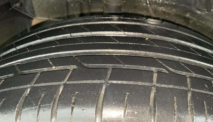 2018 Tata NEXON XZ PLUS PETROL, Petrol, Manual, 17,132 km, Right Rear Tyre Tread