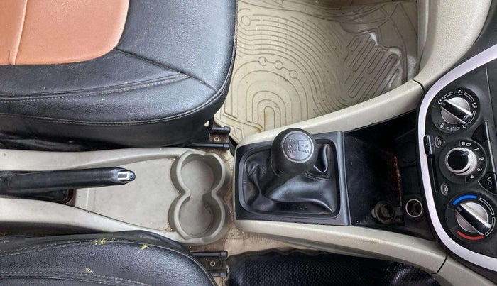2015 Maruti Celerio VXI, Petrol, Manual, 1,34,131 km, Gear Lever