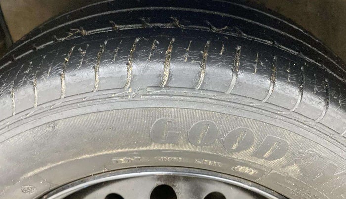 2015 Maruti Celerio VXI, Petrol, Manual, 1,34,131 km, Left Front Tyre Tread