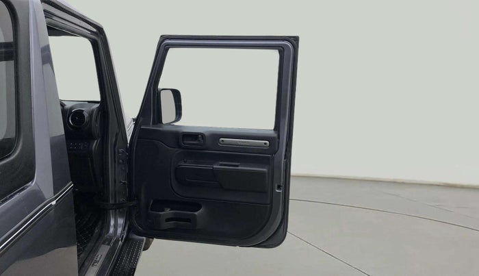 2022 Mahindra Thar LX PETROL HT 4WD AT, Petrol, Automatic, 40,279 km, RHS Front Door